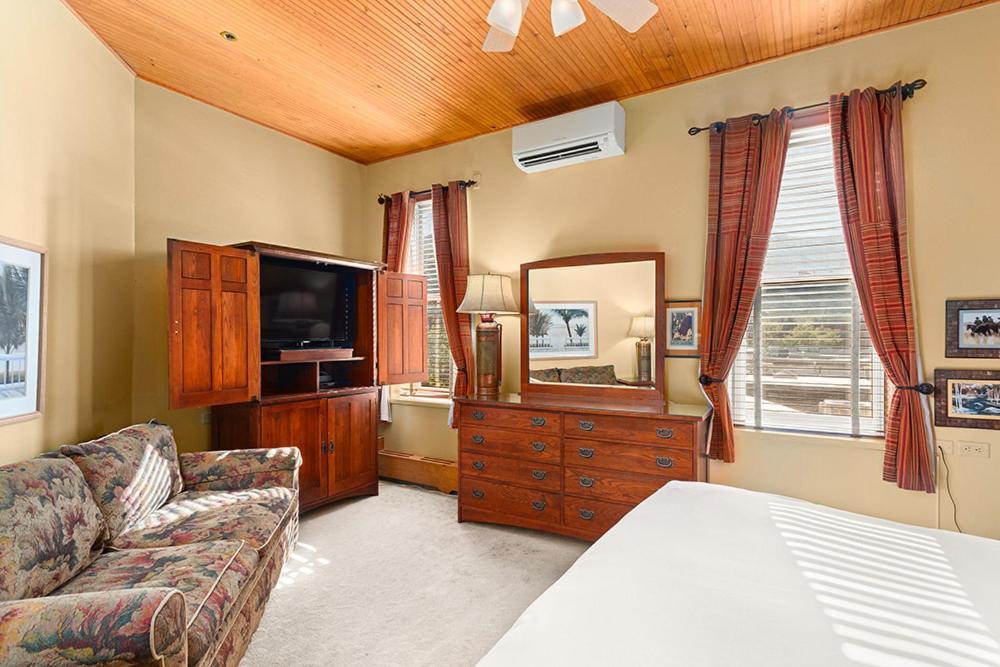 Independence Square 308, Top Floor Hotel Room With Ideal Downtown Location Aspen Dış mekan fotoğraf